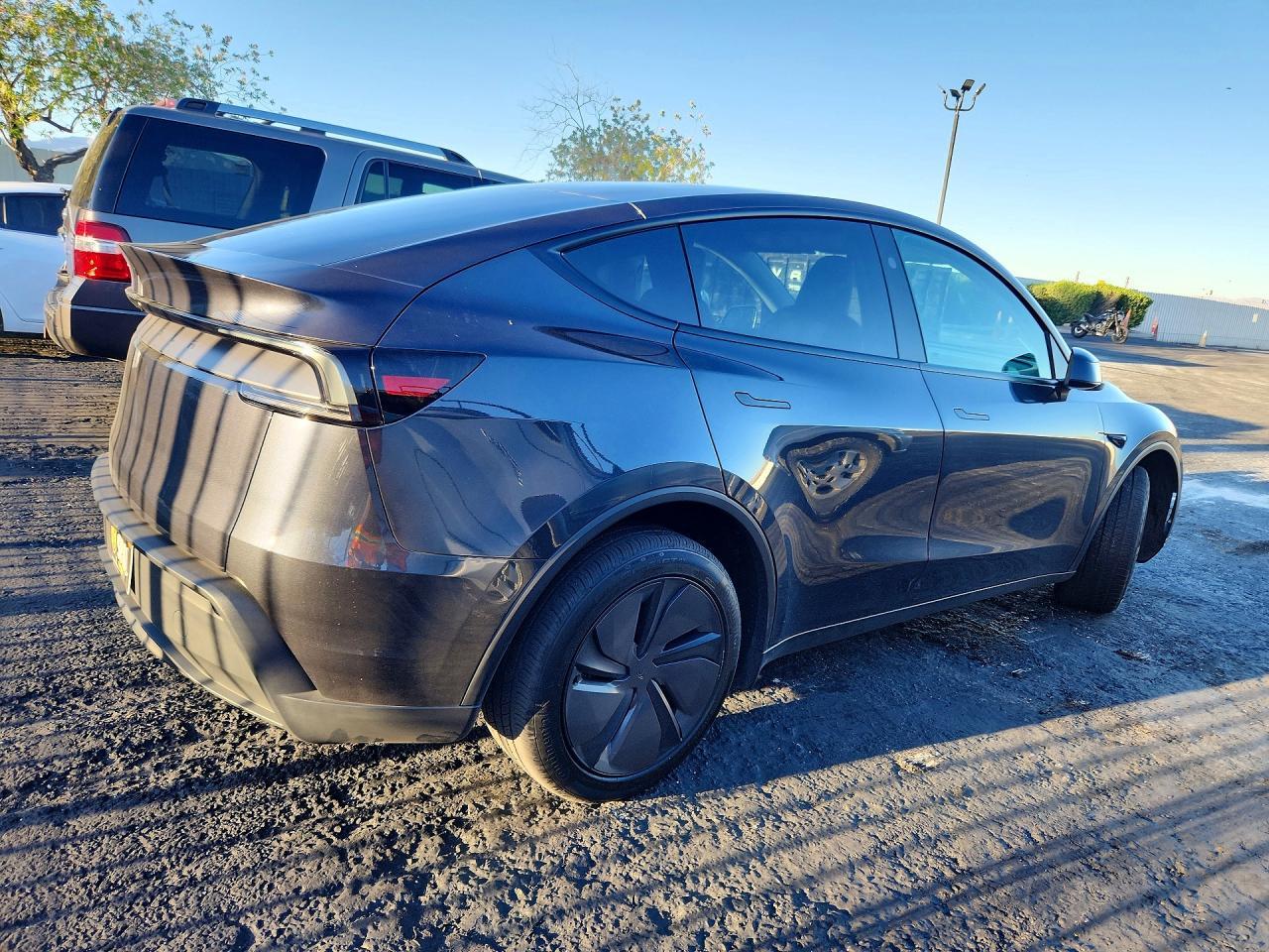 2026 Tesla Model Y - zdjęcie 3