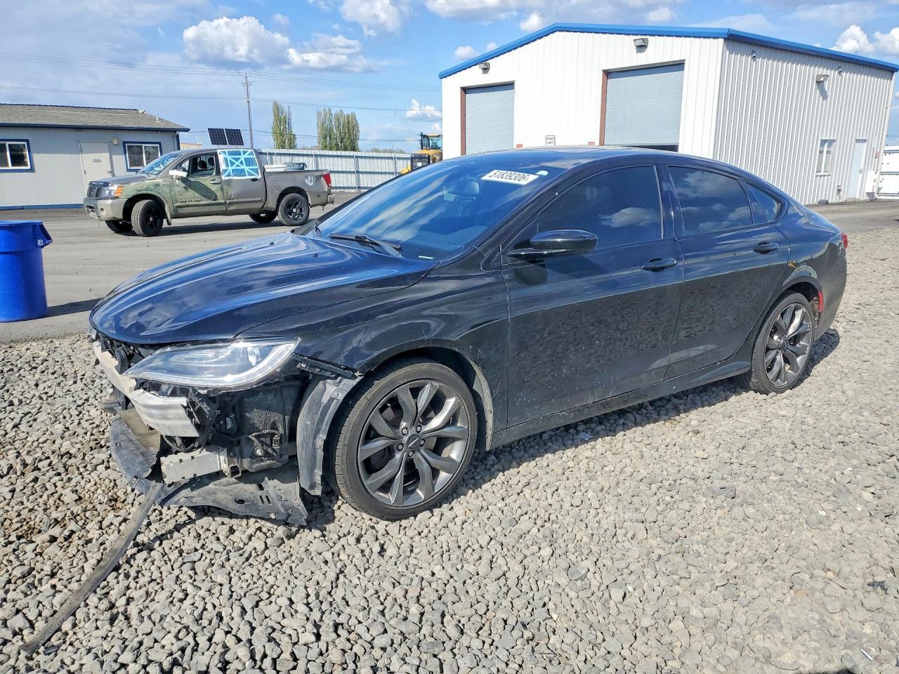 2015 Chrysler 200 S - zdjęcie główne