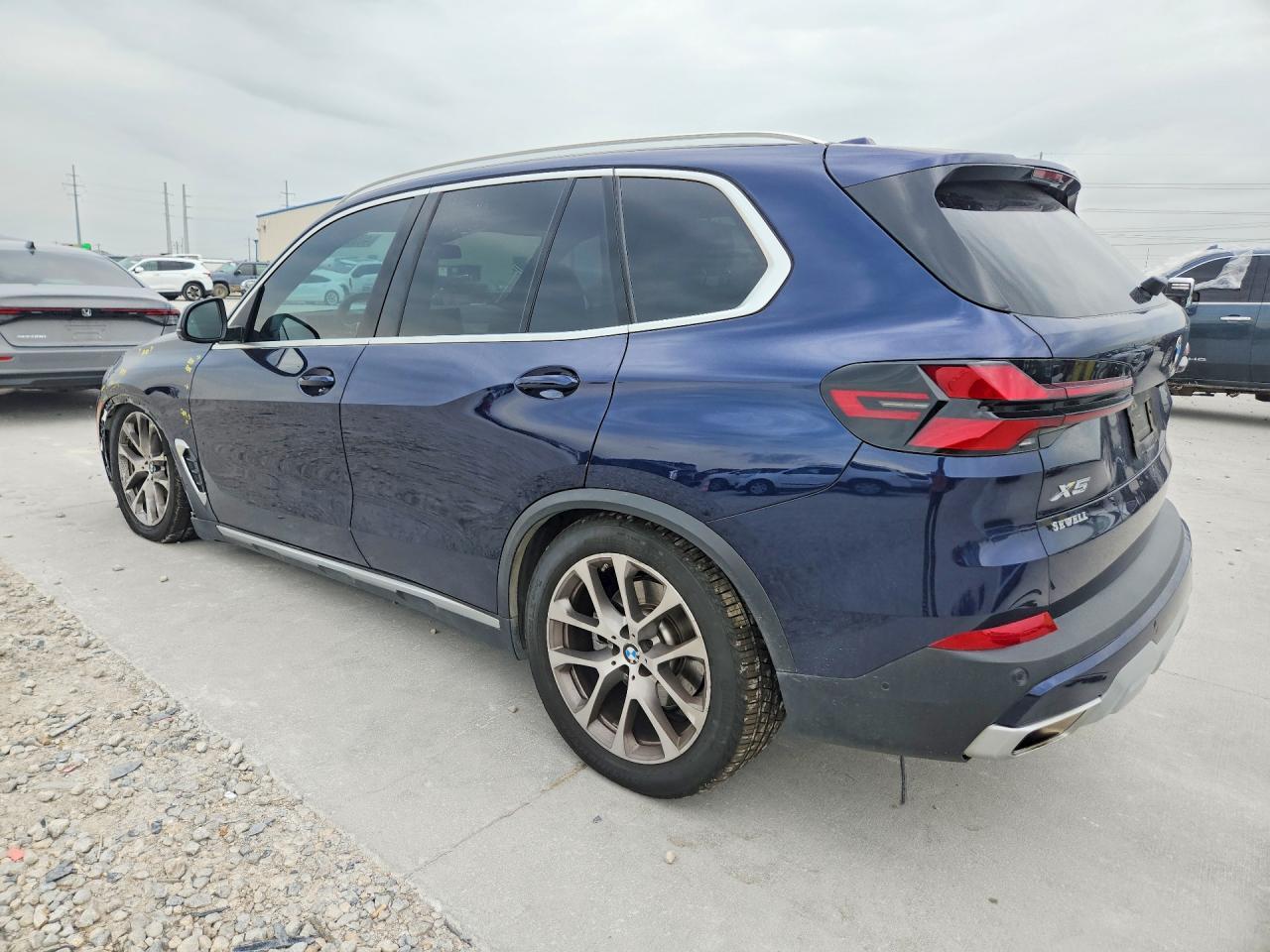 2024 BMW X5 xDrive40I - zdjęcie 2