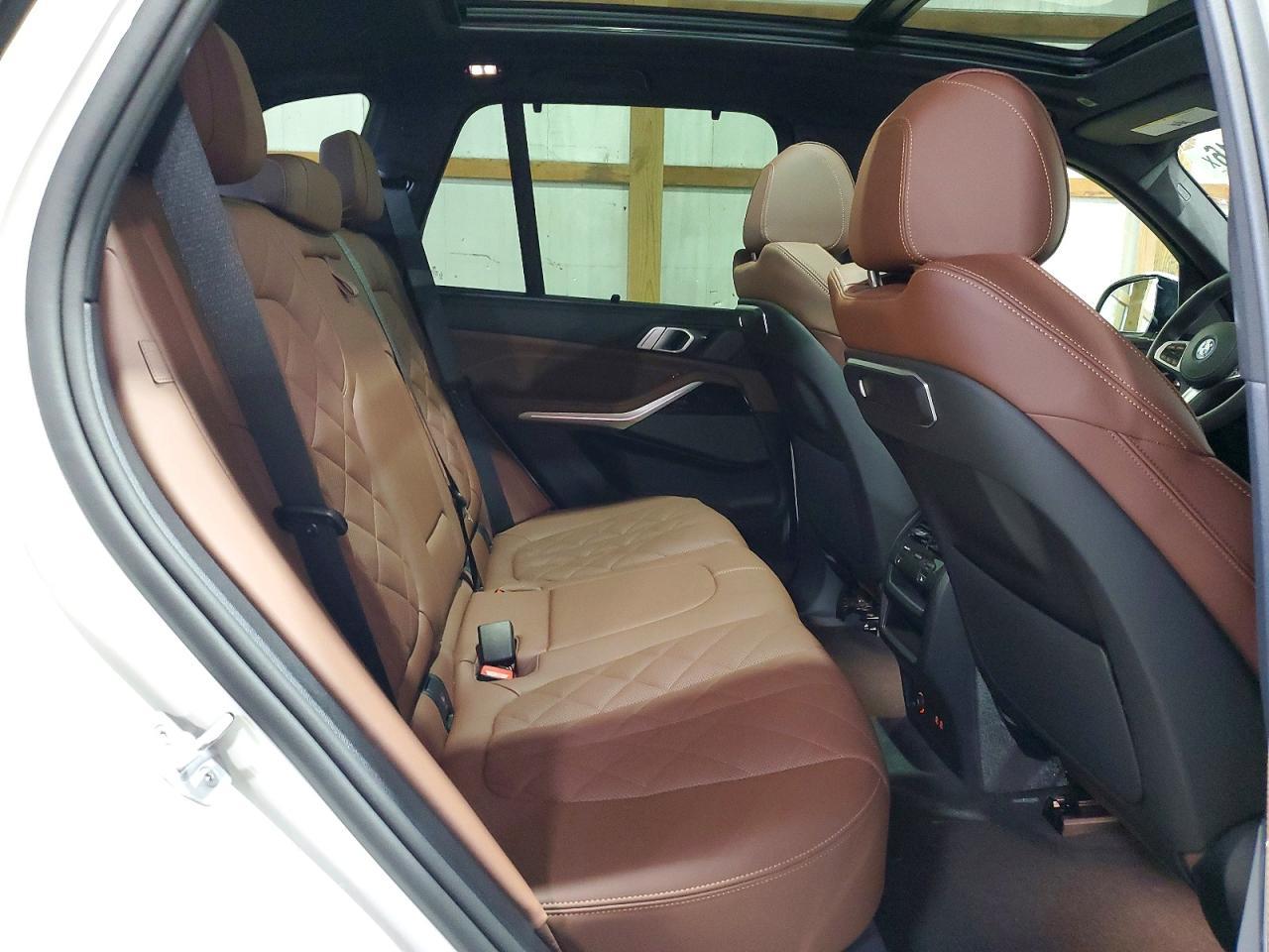 2025 BMW X5 xDrive50E - zdjęcie 11