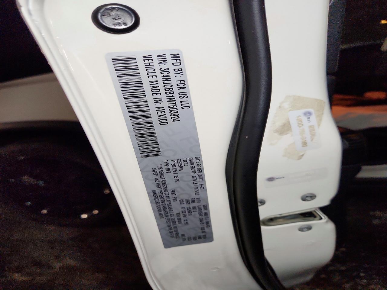 2021 Jeep Compass Latitude - zdjęcie 13