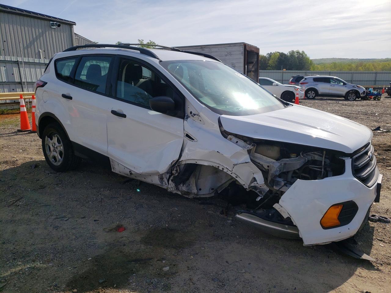 2017 Ford Escape S - zdjęcie 4