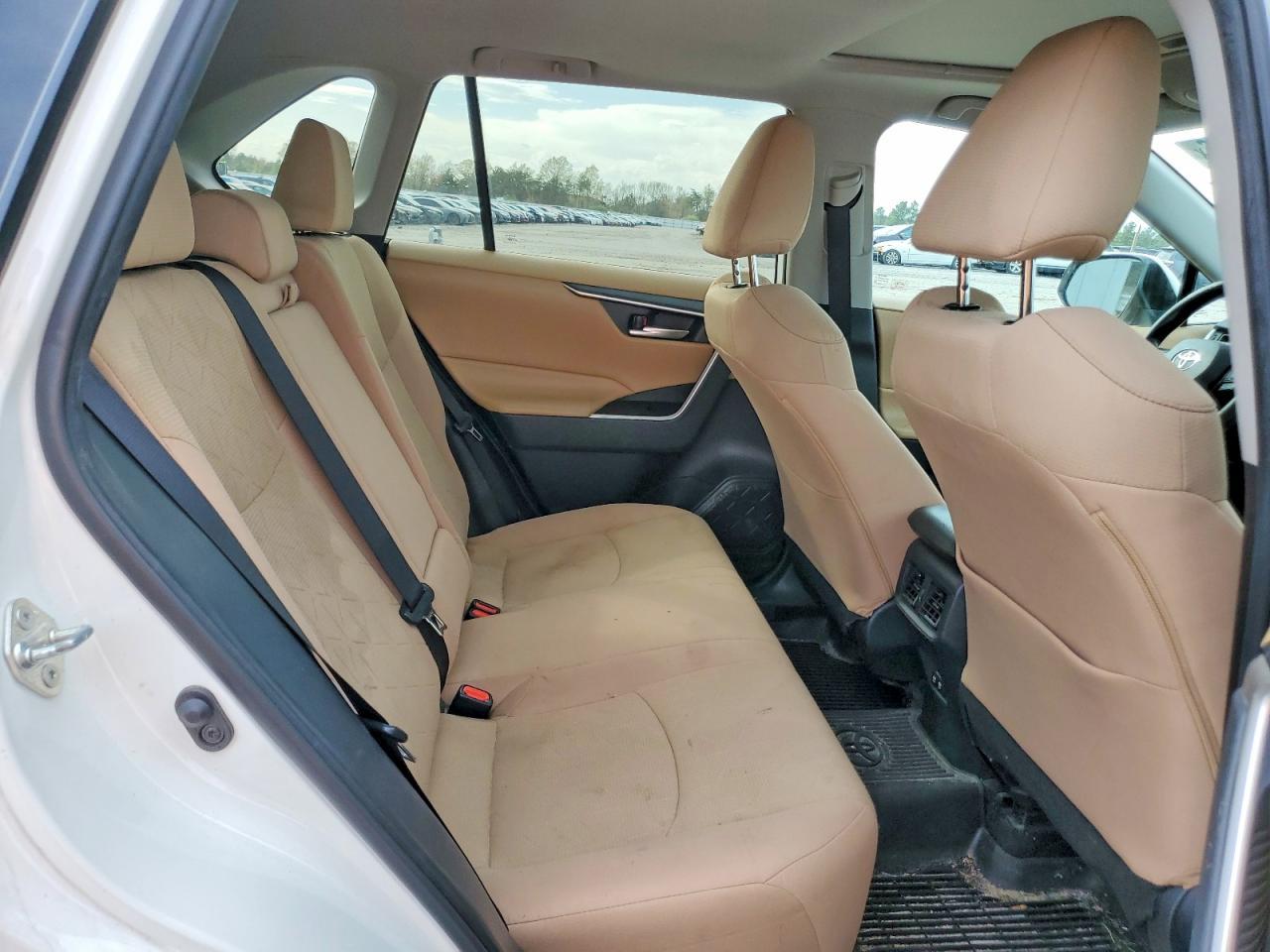 2019 Toyota Rav4 Xle - zdjęcie 11