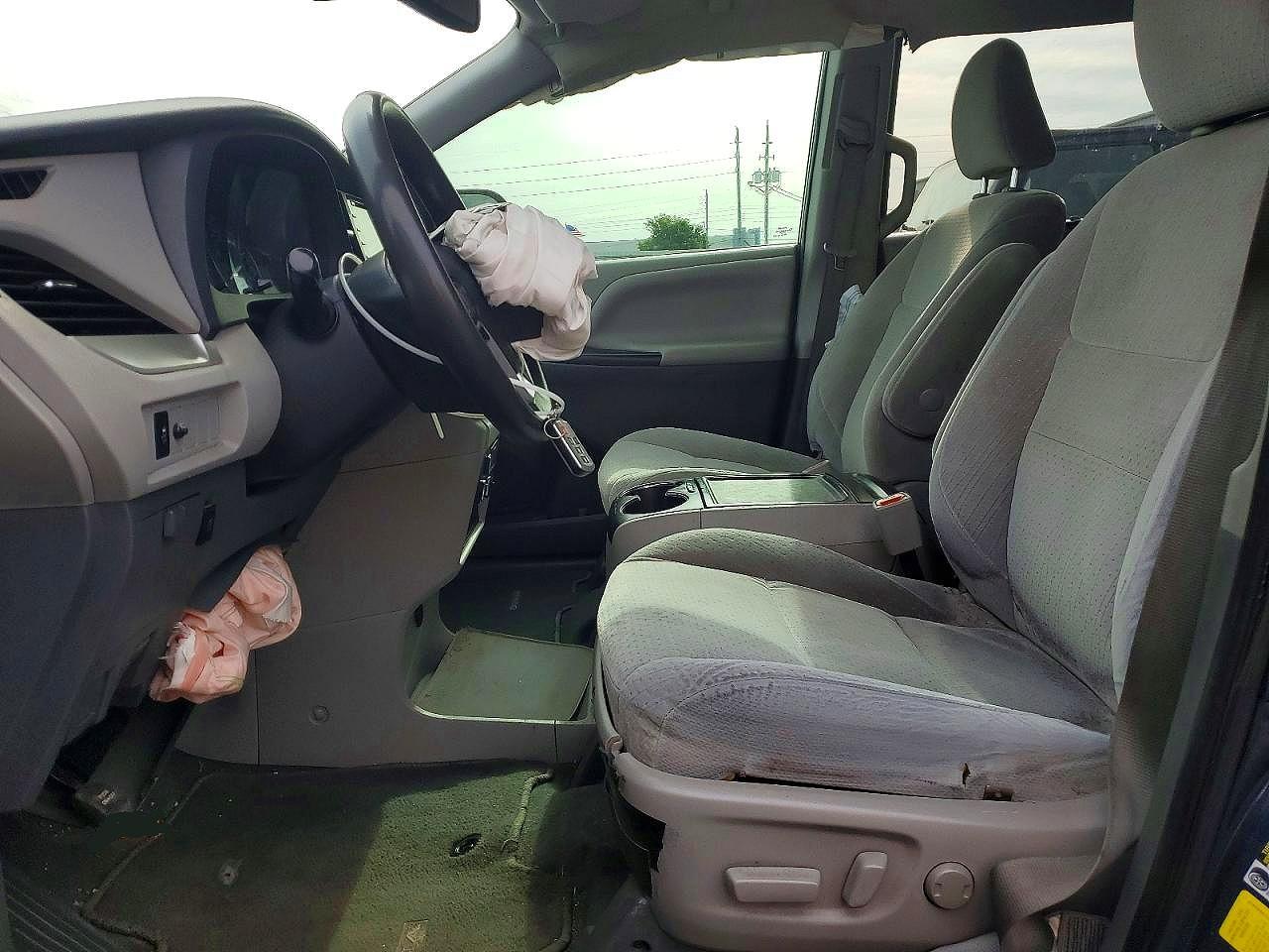 2020 Toyota Sienna Le 8-Passenger - zdjęcie 7