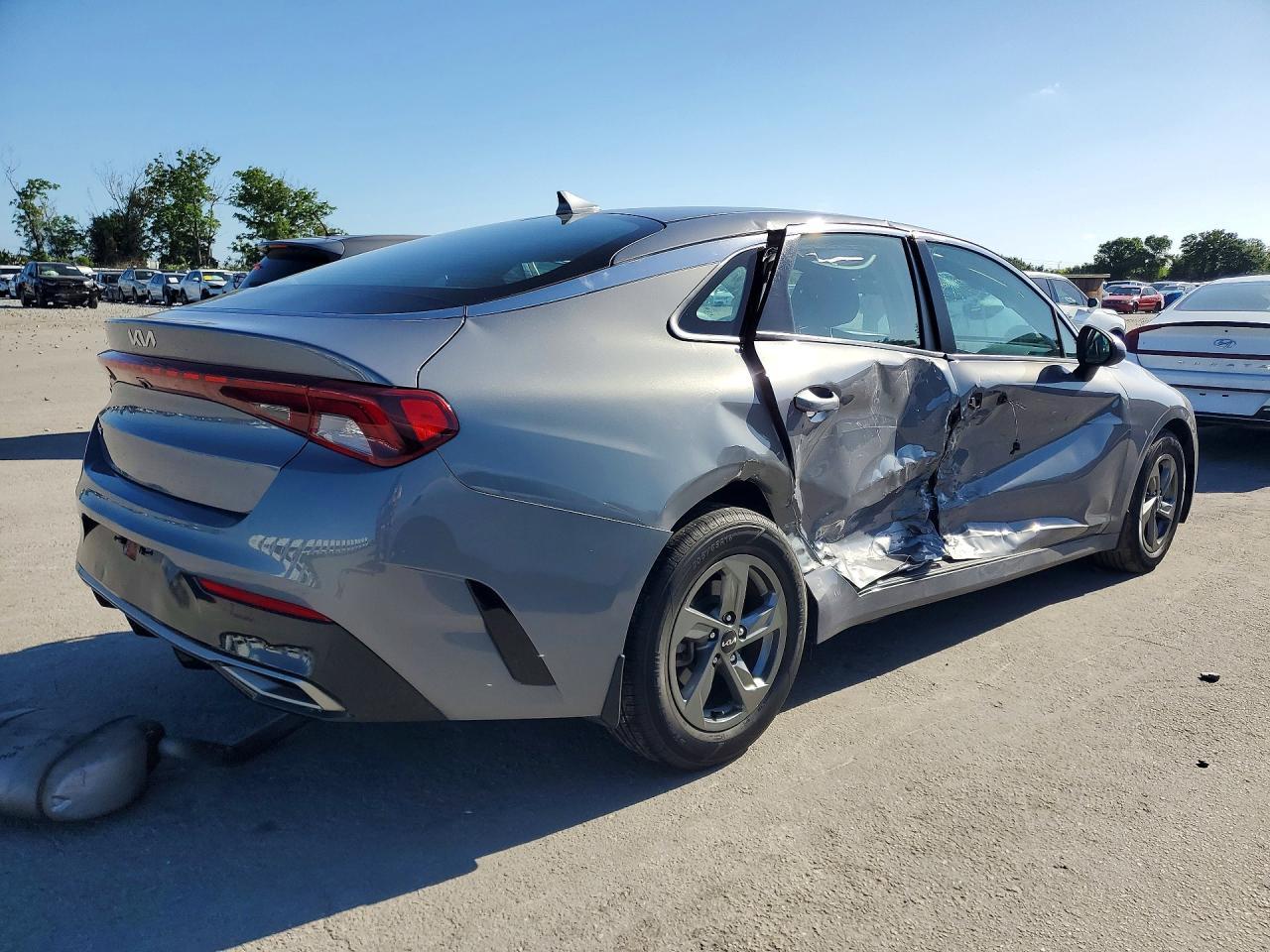 2022 Kia K5 Lxs - zdjęcie 3