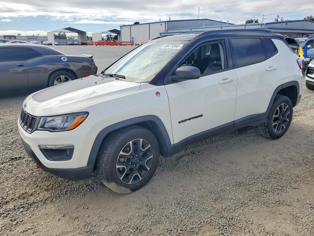 2020 Jeep Compass Trailhawk - zdjęcie główne