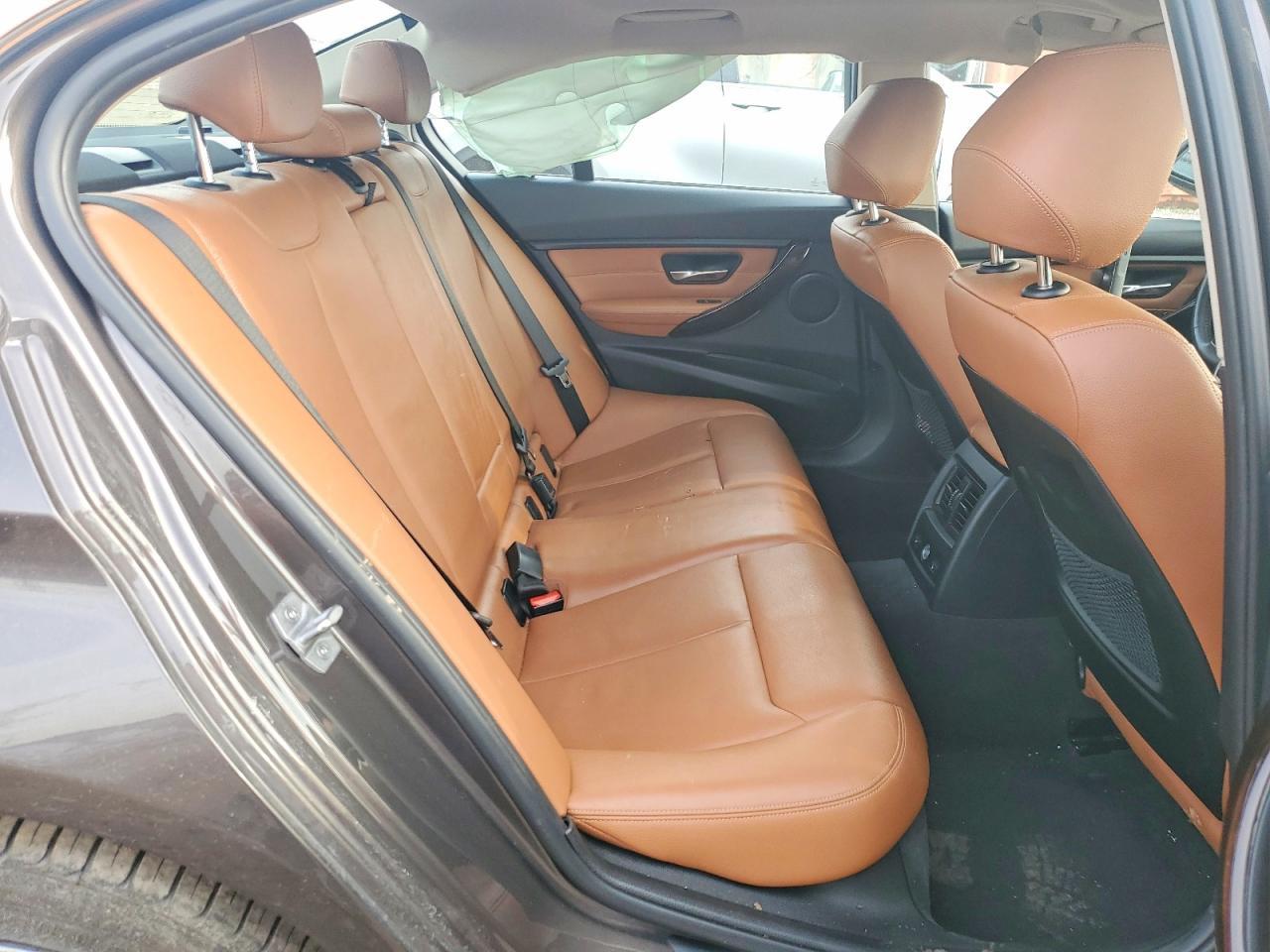 2015 BMW 335 Xi - zdjęcie 10