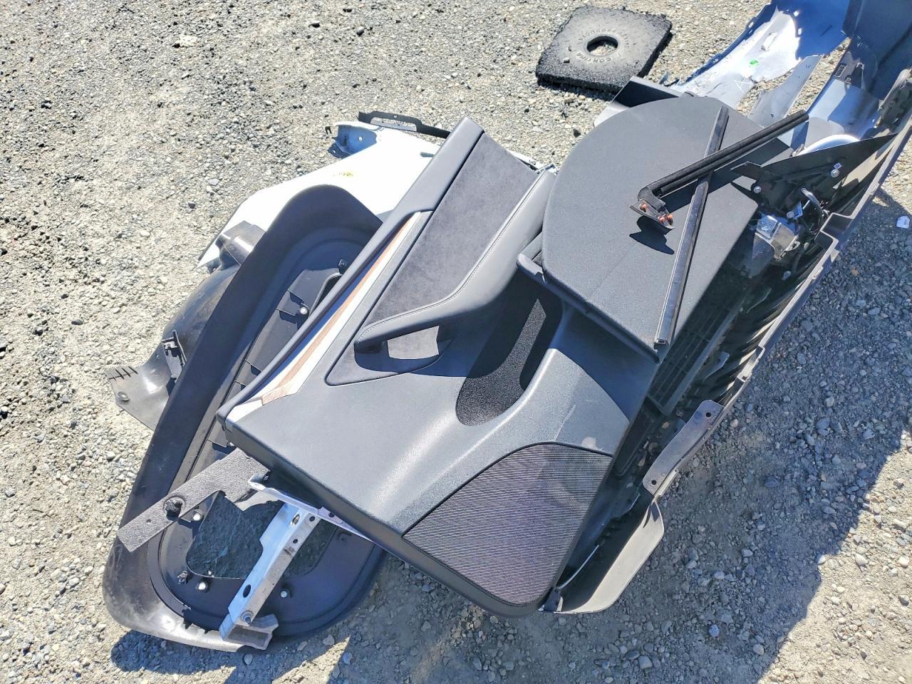 2024 Tesla Model Y - zdjęcie 12