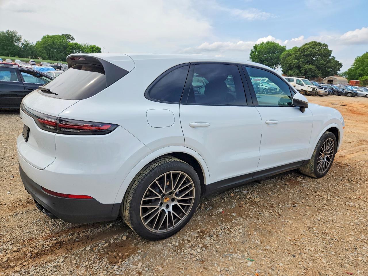 2022 Porsche Cayenne - zdjęcie 3