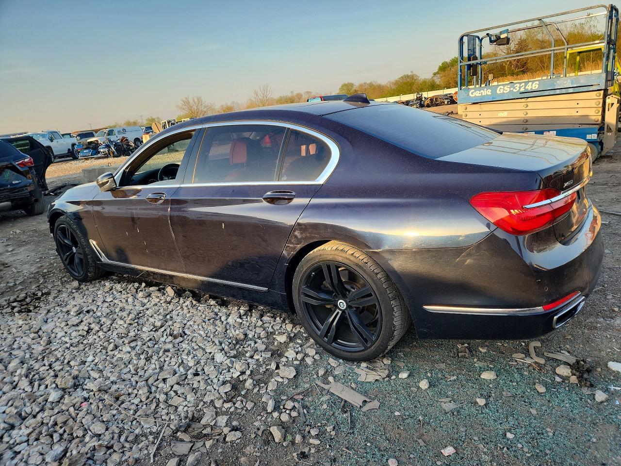 2016 BMW 750 Xi - zdjęcie 2