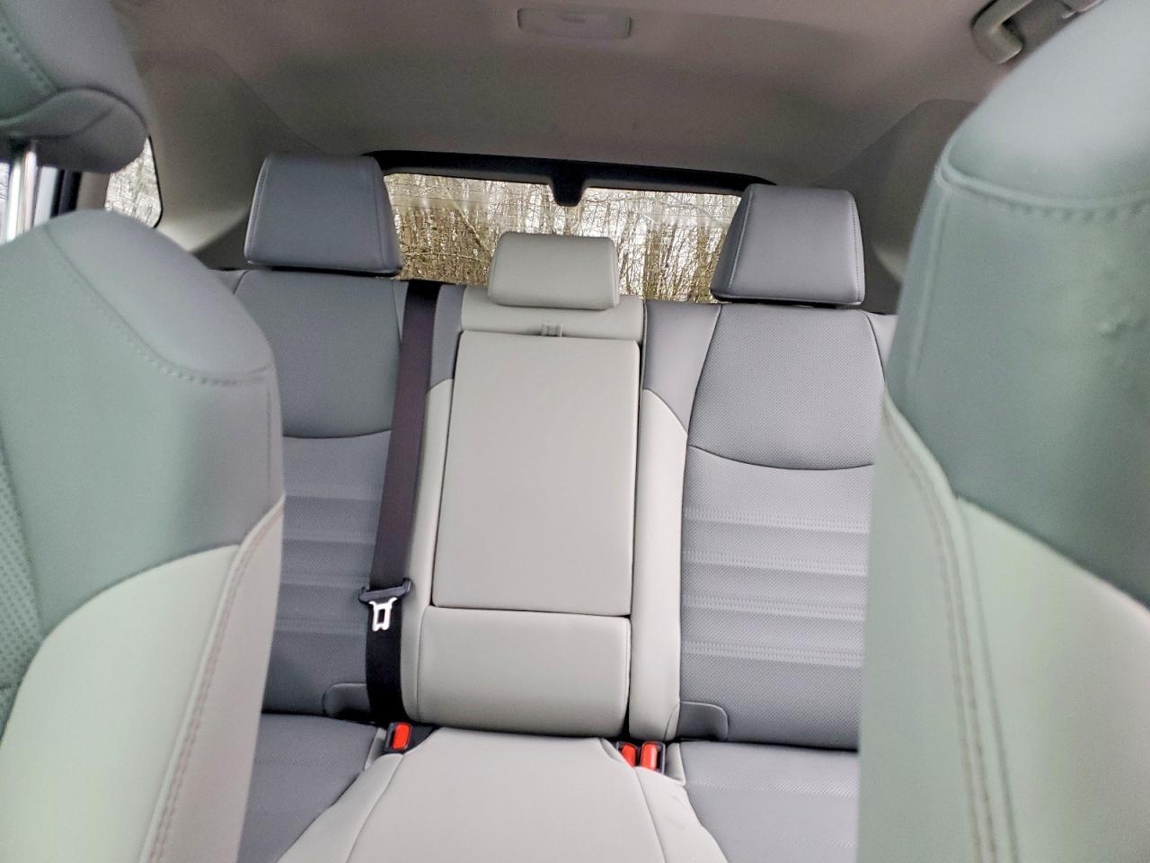 2024 Toyota Rav4 Hybrid Limited - zdjęcie 10