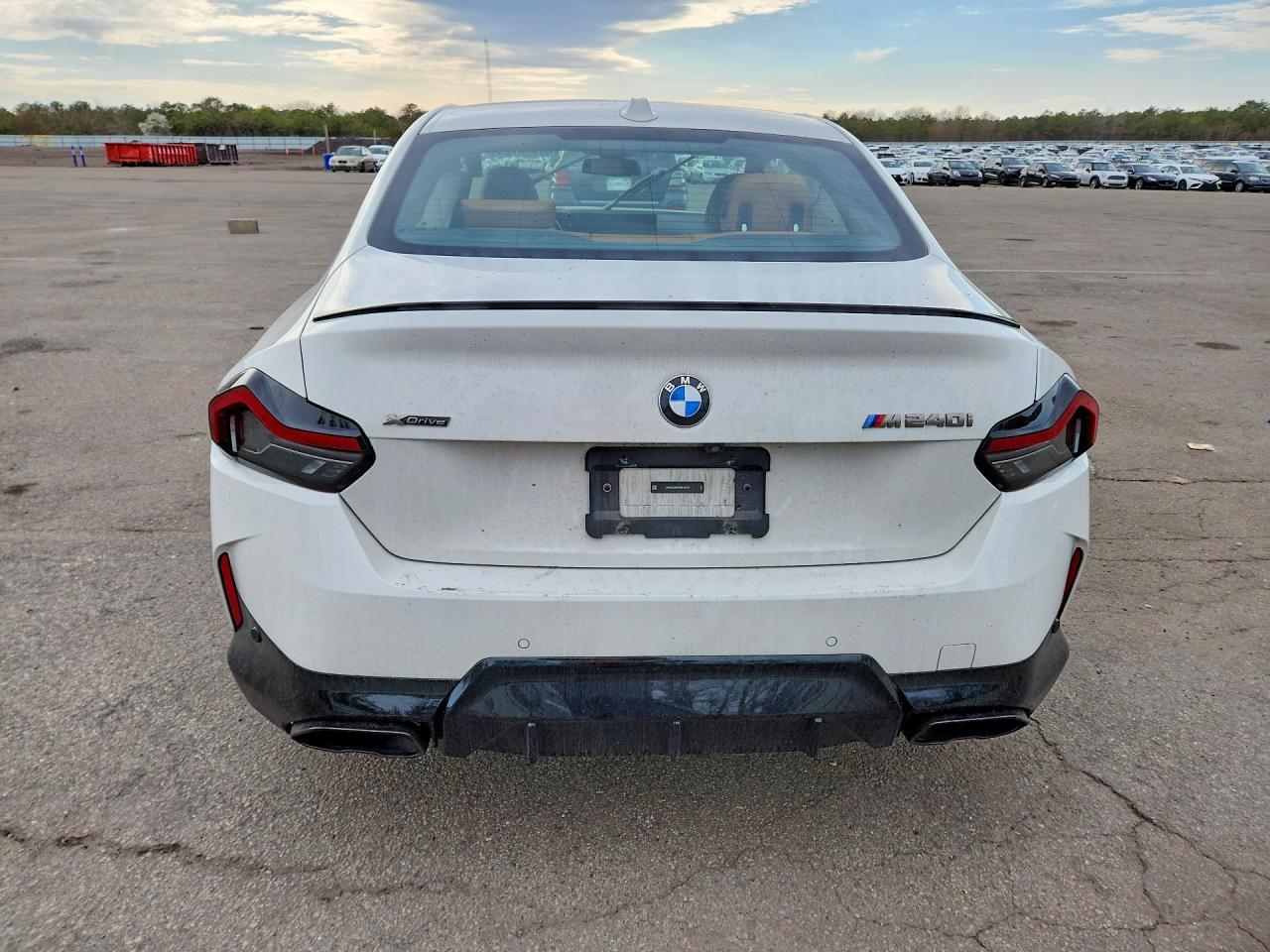 2024 BMW M240Xi - zdjęcie 6