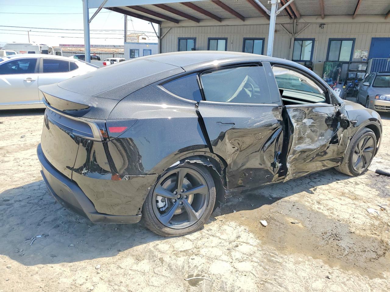 2026 Tesla Model Y - zdjęcie 3