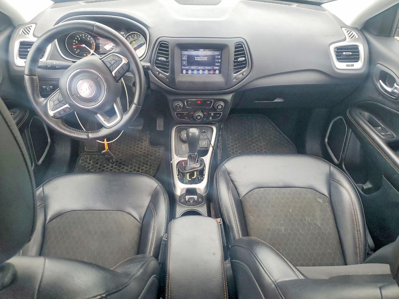 2017 Jeep Compass Latitude - zdjęcie 8