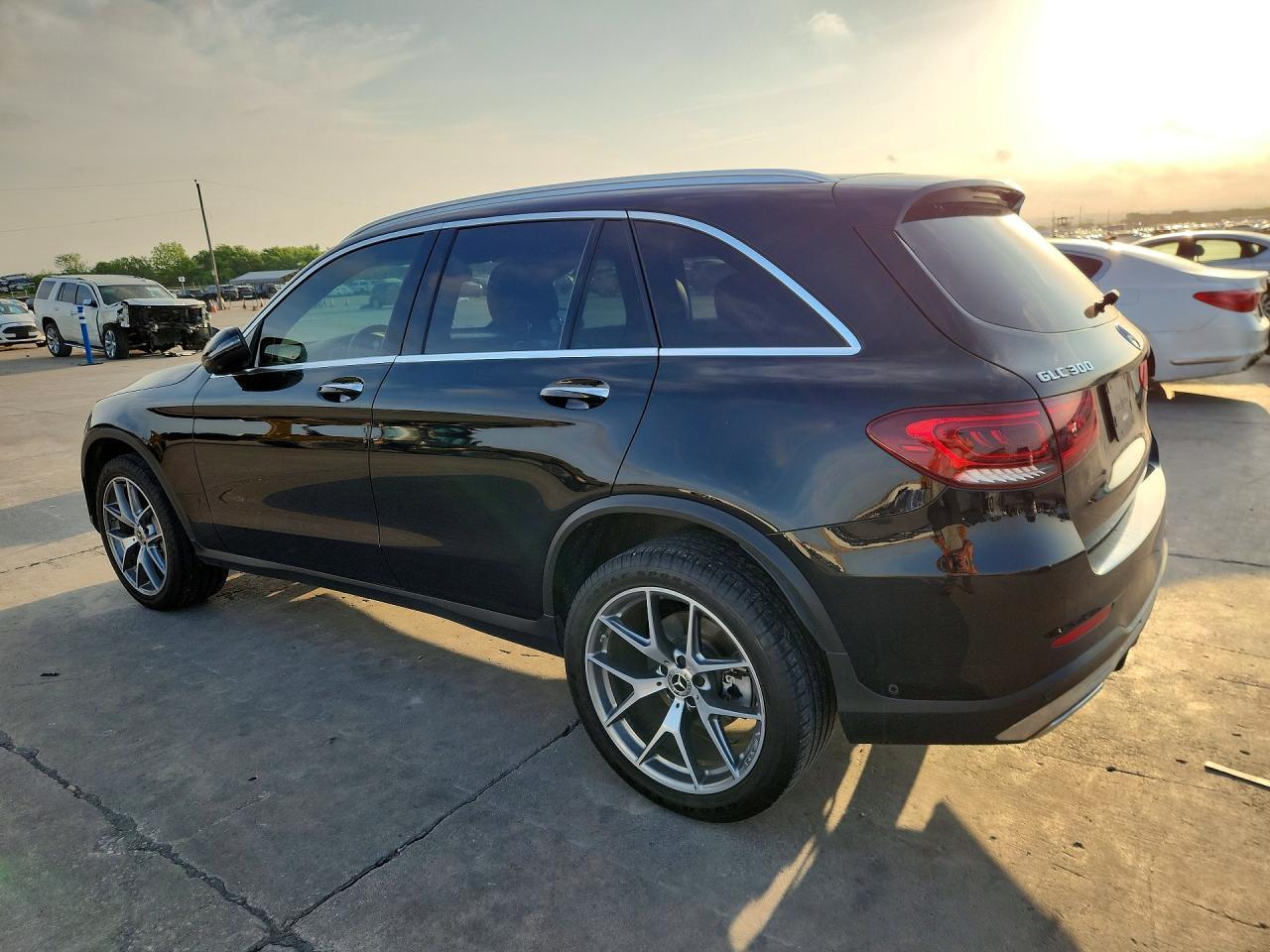 2020 Mercedes-Benz Glc 300 - zdjęcie 2