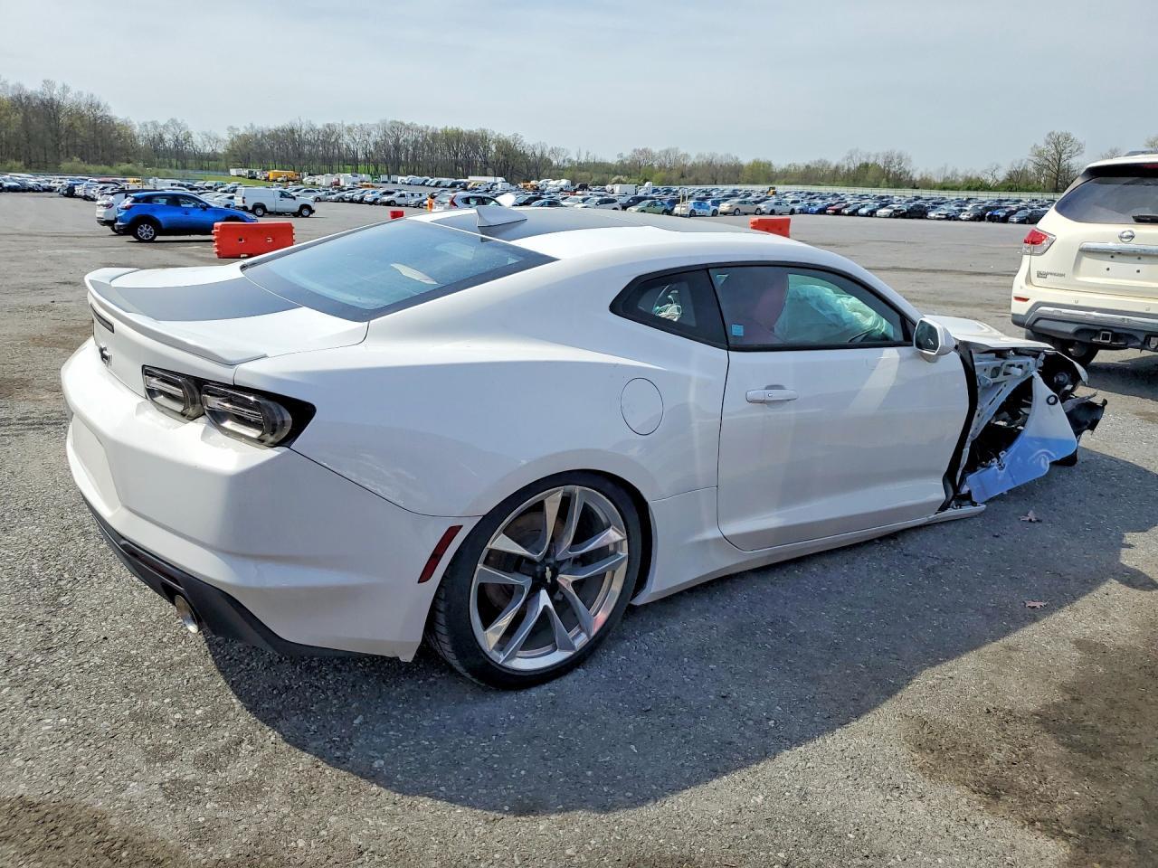 2021 Chevrolet Camaro Ls - zdjęcie 3
