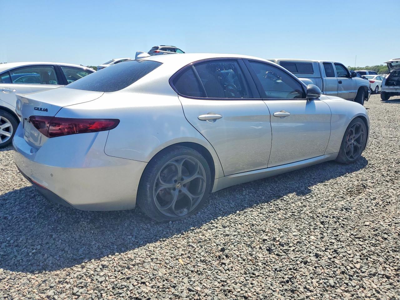 2019 Alfa Romeo Giulia - zdjęcie 3