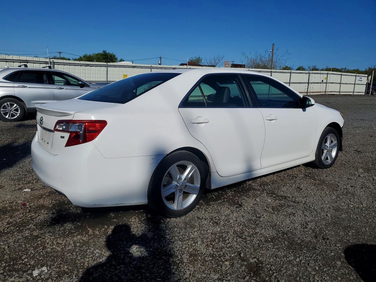 2014 Toyota Camry Se - zdjęcie 3