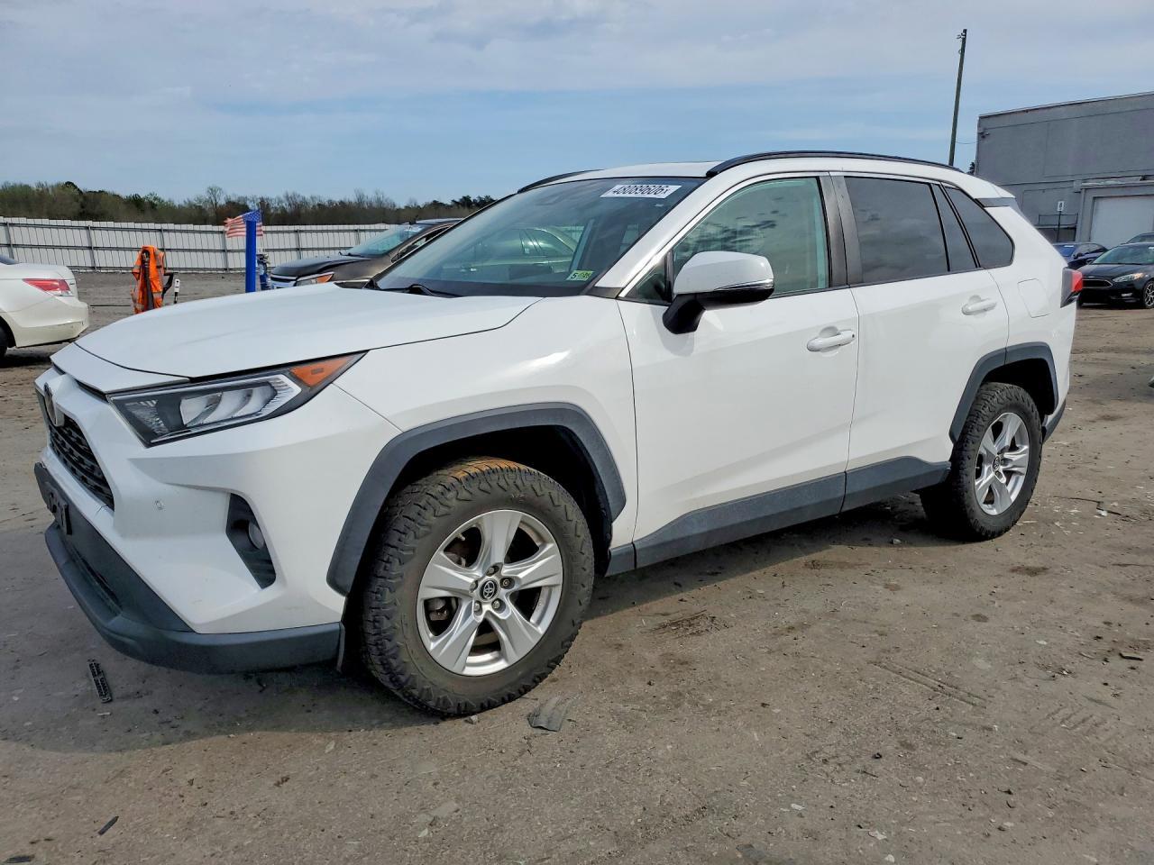 2019 Toyota Rav4 Xle - zdjęcie główne