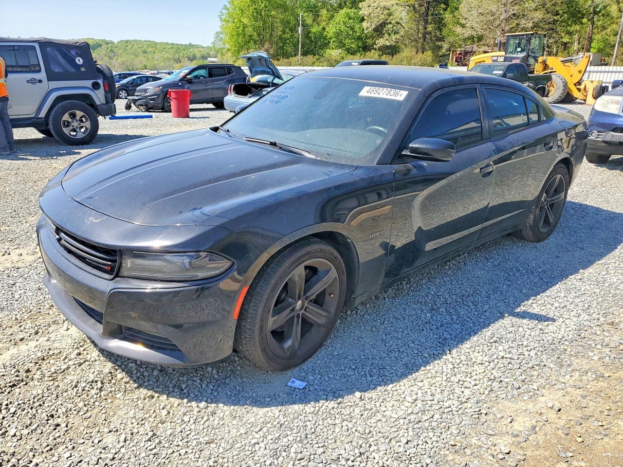 2017 Dodge Charger R - zdjęcie główne