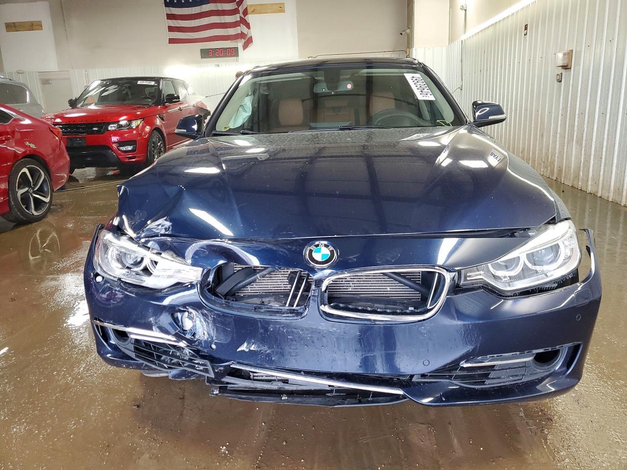 2014 BMW 335 Xi - zdjęcie 5