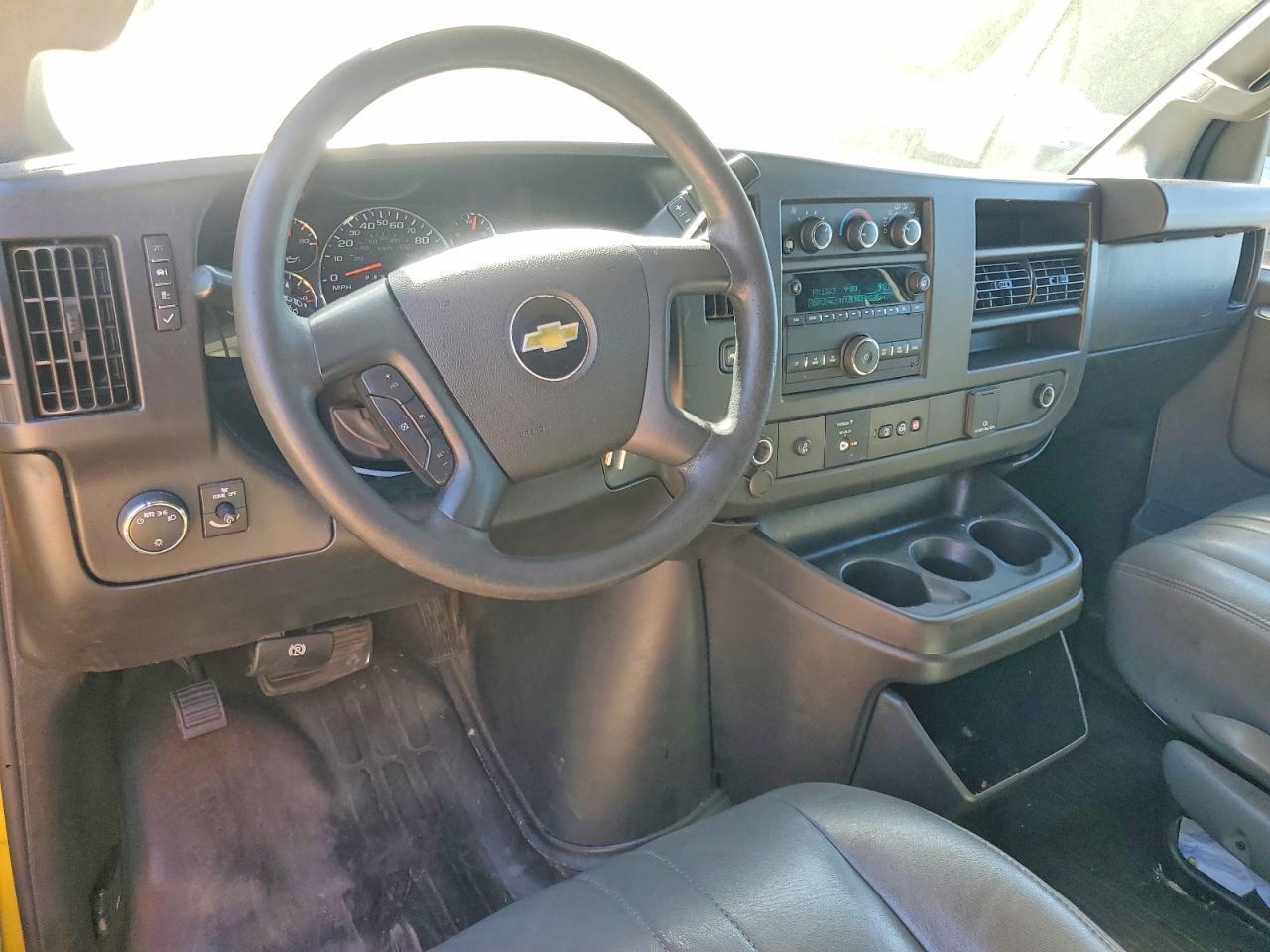 2020 Chevrolet Express G2500 Paratransit - zdjęcie 8