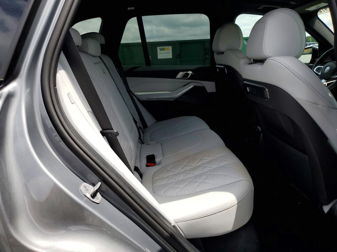 2026 BMW X5 xDrive40I - zdjęcie 11