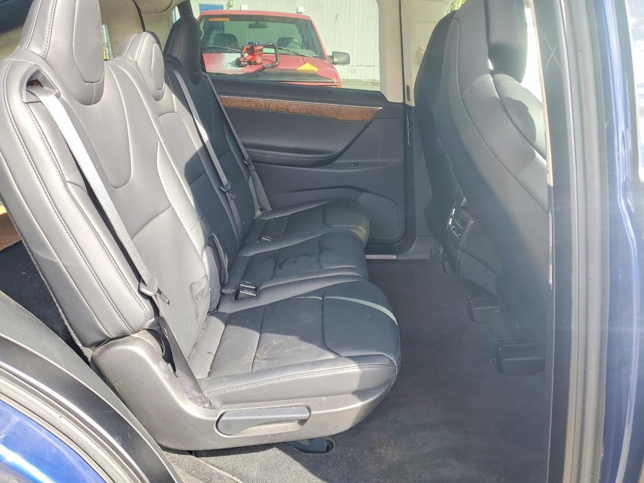 2017 Tesla Model X - zdjęcie 11