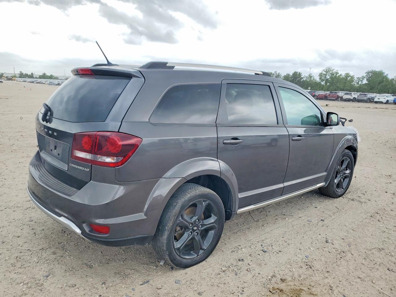 2018 Dodge Journey Crossroad - zdjęcie 3