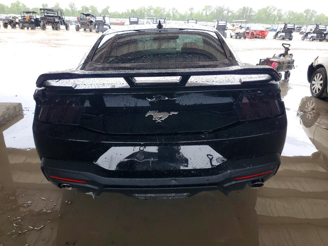 2025 Ford Mustang - zdjęcie 6