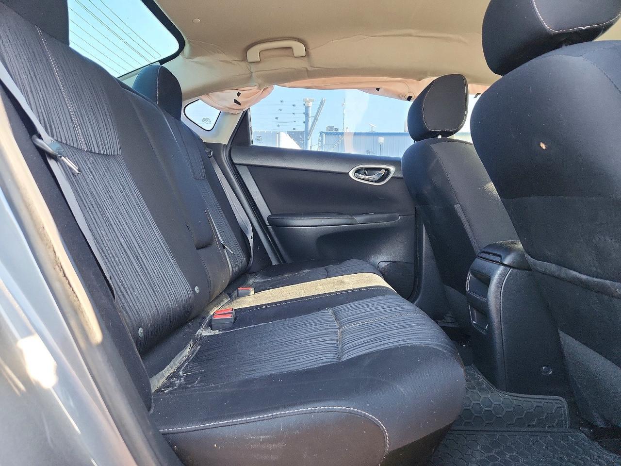 2016 Nissan Sentra - zdjęcie 10