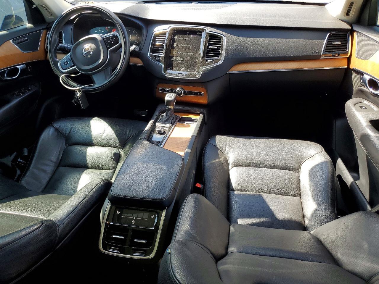 2022 Volvo Xc90 T5 Momentum - zdjęcie 8