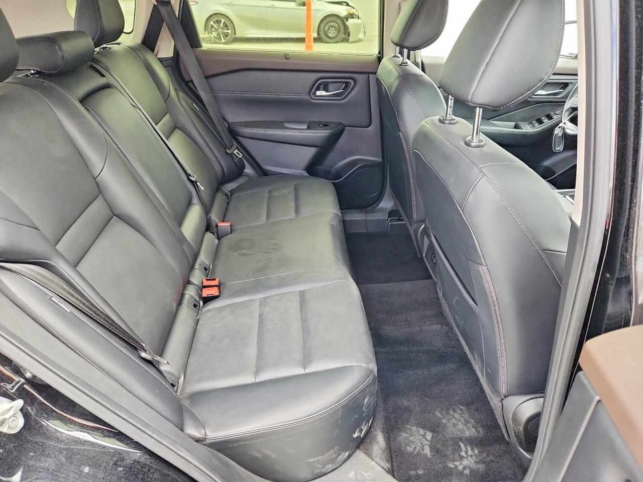 2023 Nissan Rogue Sv - zdjęcie 11