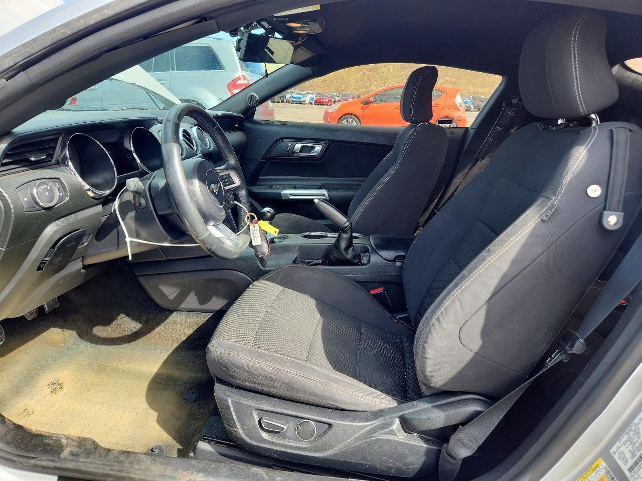 2017 Ford Mustang - zdjęcie 7