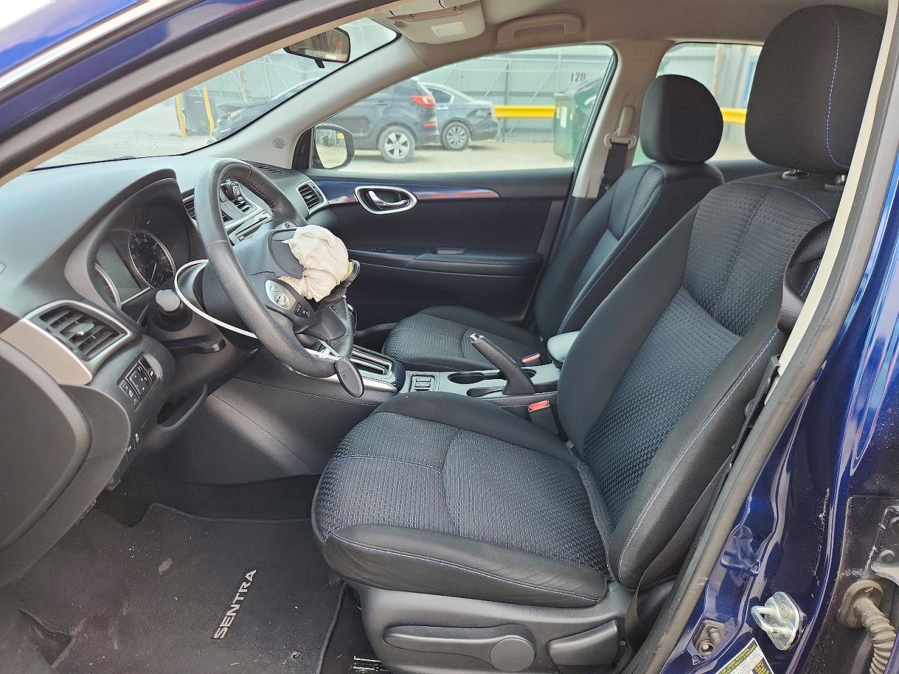 2017 Nissan Sentra S - zdjęcie 7