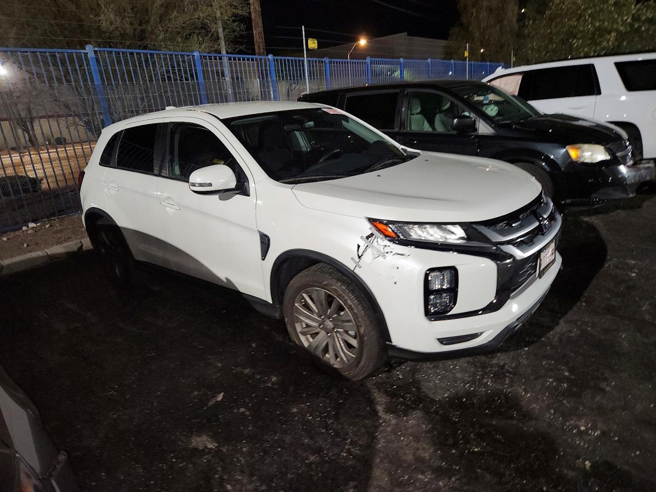 2020 Mitsubishi Outlander Sport Es - zdjęcie 4