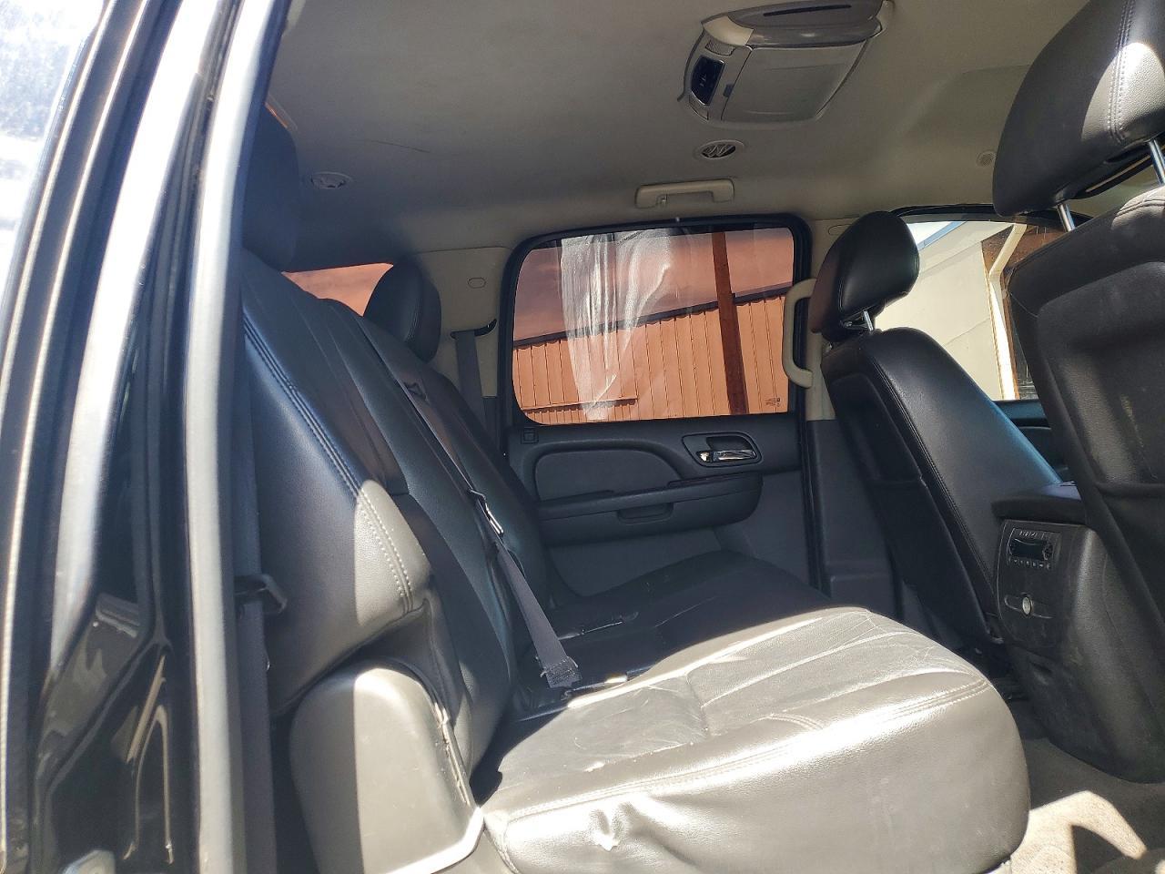 2013 Chevrolet Suburban K1500 Lt - zdjęcie 11
