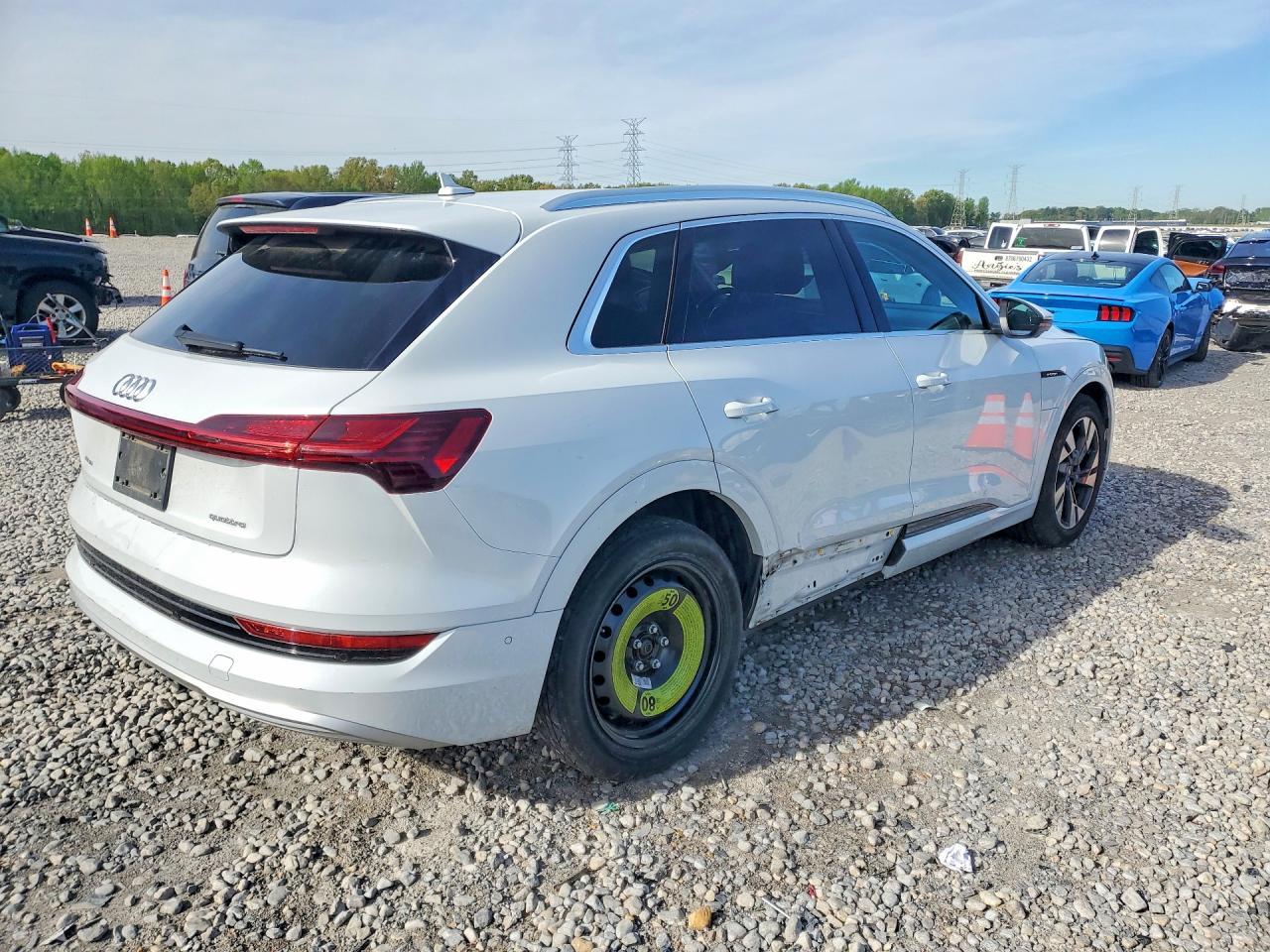 2022 Audi E-Tron Premium Plus - zdjęcie 3