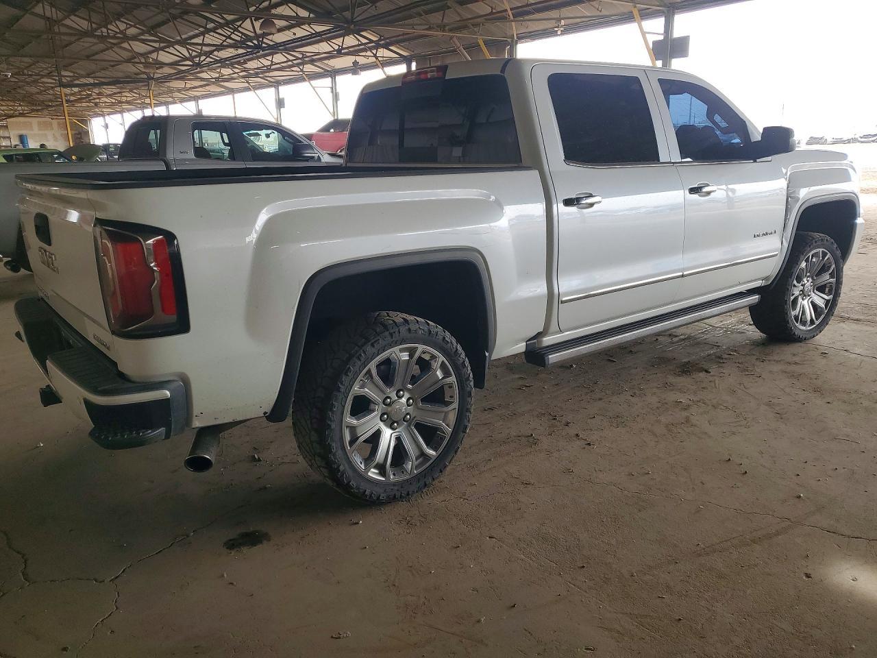 2018 GMC Sierra K1500 Denali - zdjęcie 3