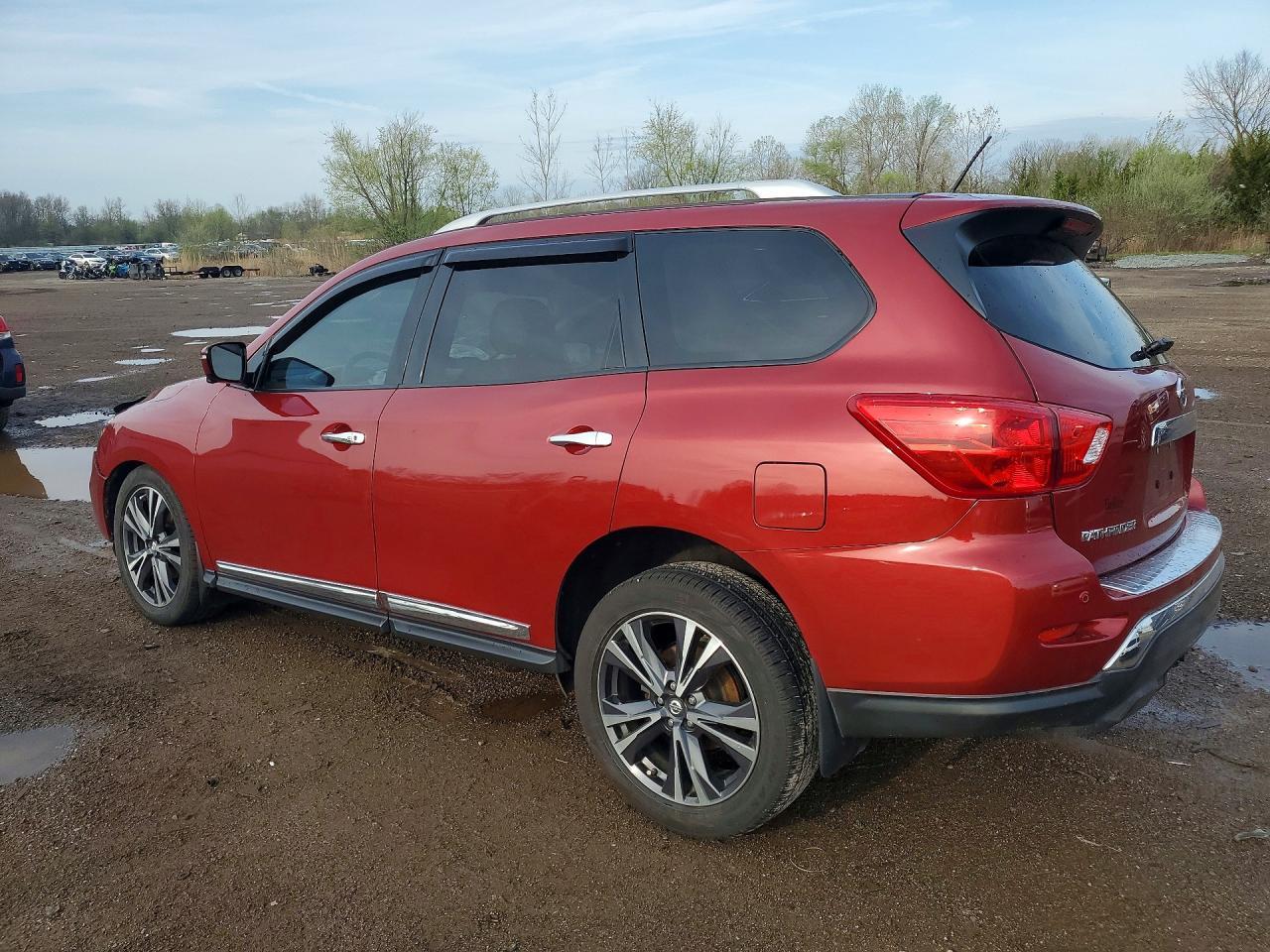 2017 Nissan Pathfinder Platinum - zdjęcie 2