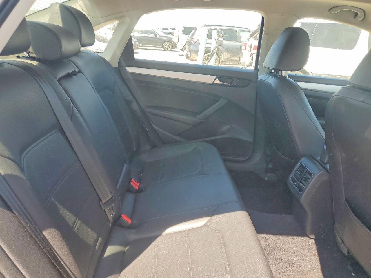 2013 Volkswagen Passat - zdjęcie 10