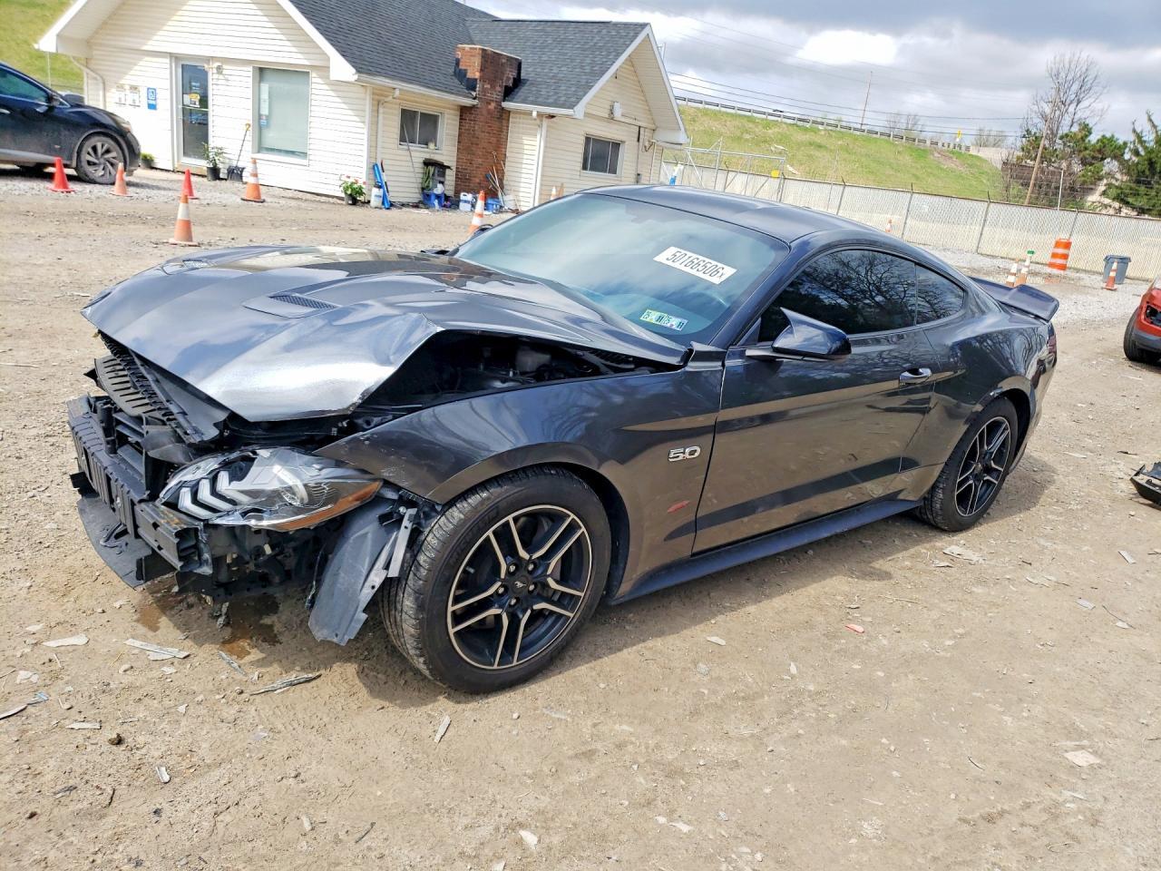 2020 Ford Mustang Gt - zdjęcie główne