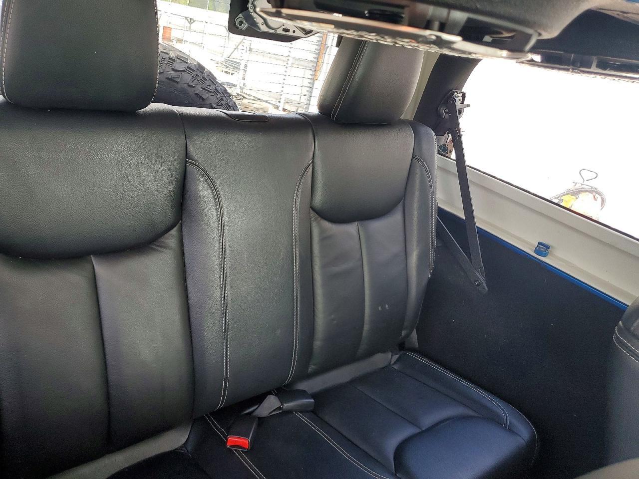 2014 Jeep Wrangler Sahara - zdjęcie 10