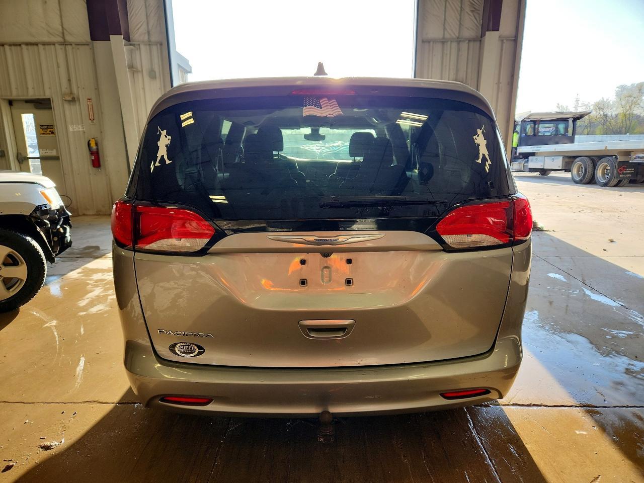 2017 Chrysler Pacifica Touring - zdjęcie 6