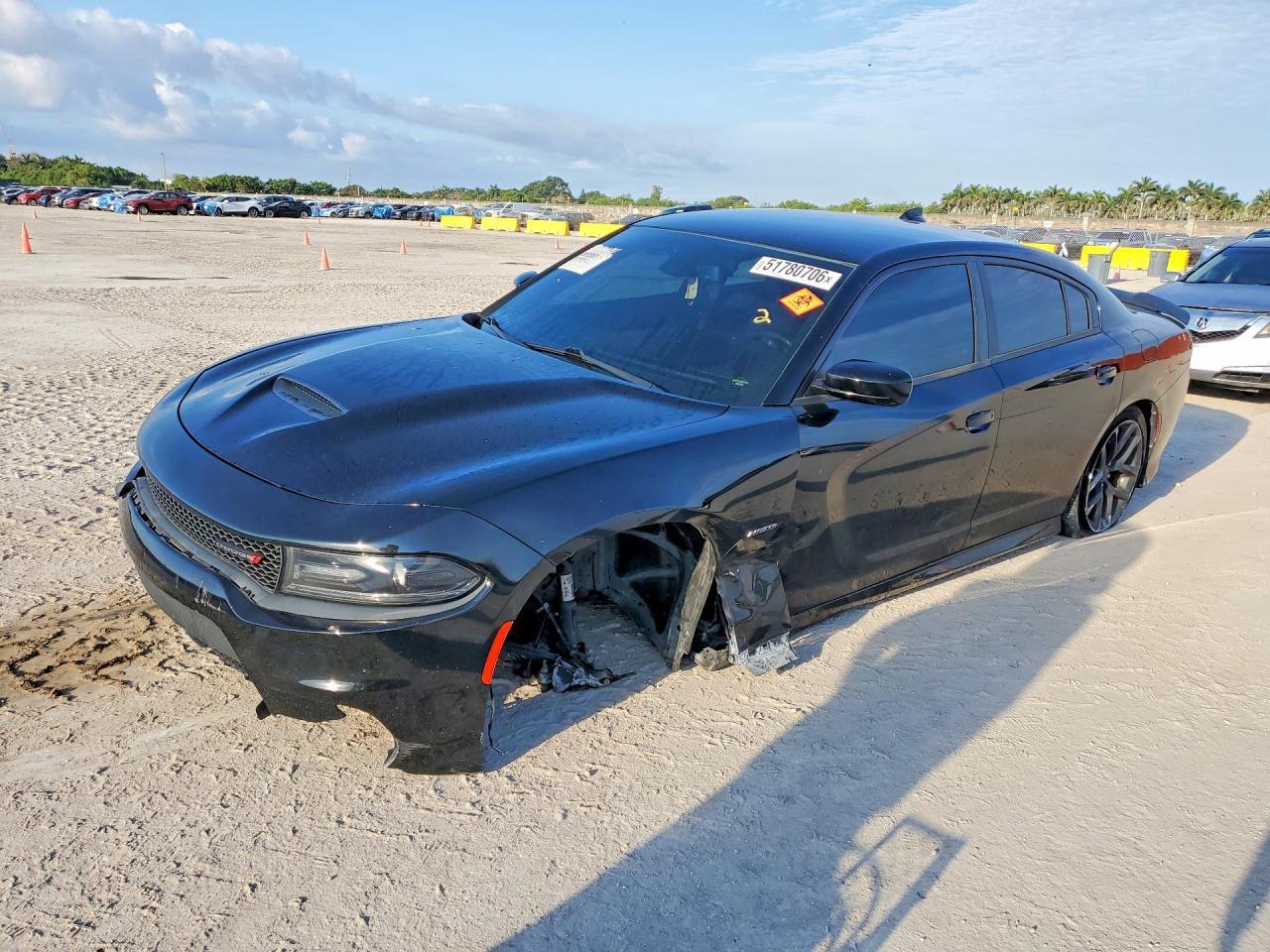 2019 Dodge Charger R - zdjęcie główne