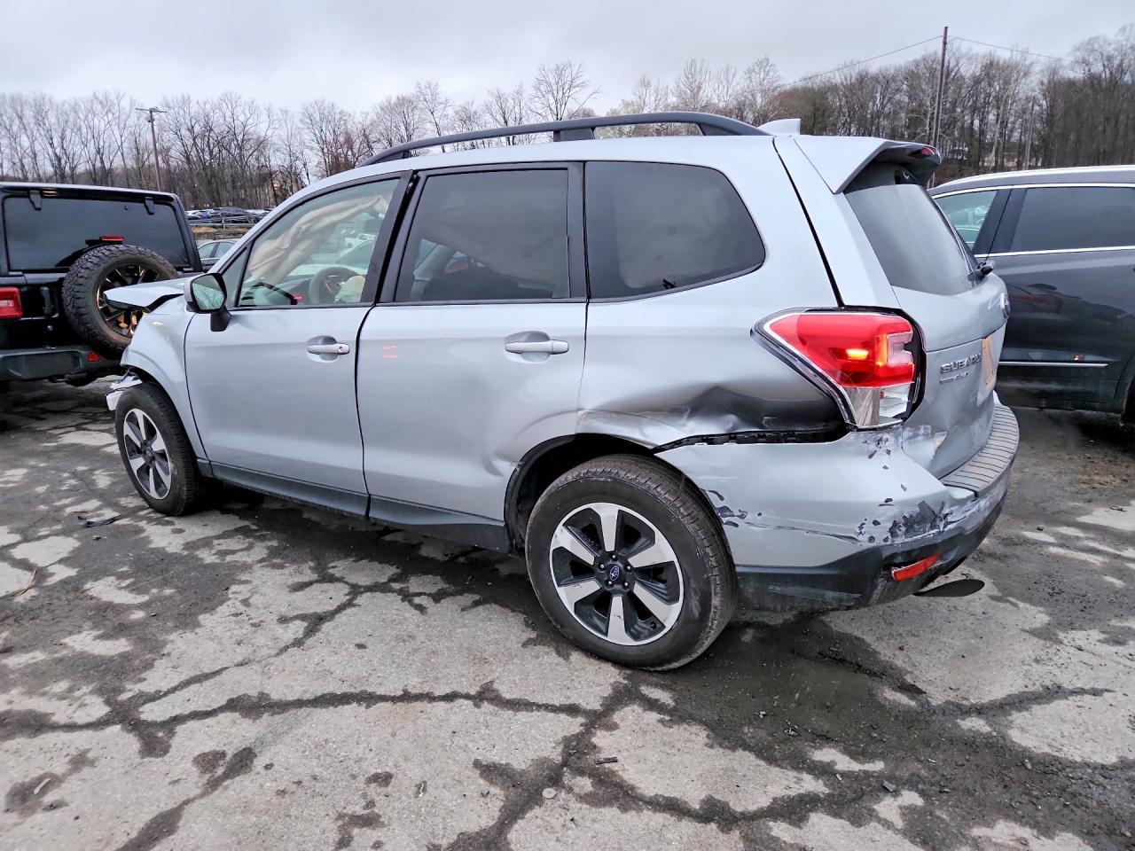 2018 Subaru Forester 2.5I Premium - zdjęcie 2