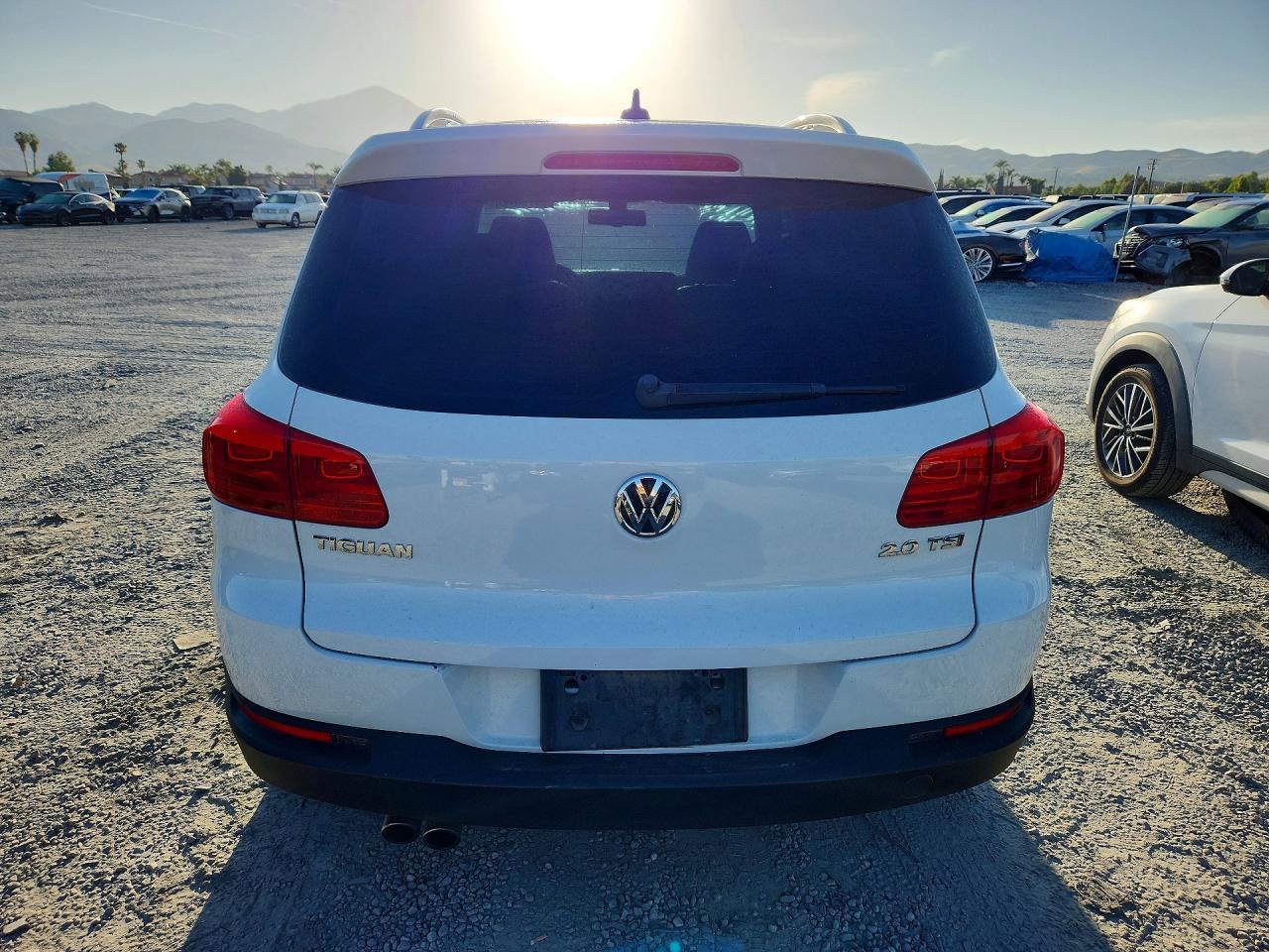 2014 Volkswagen Tiguan S - zdjęcie 6