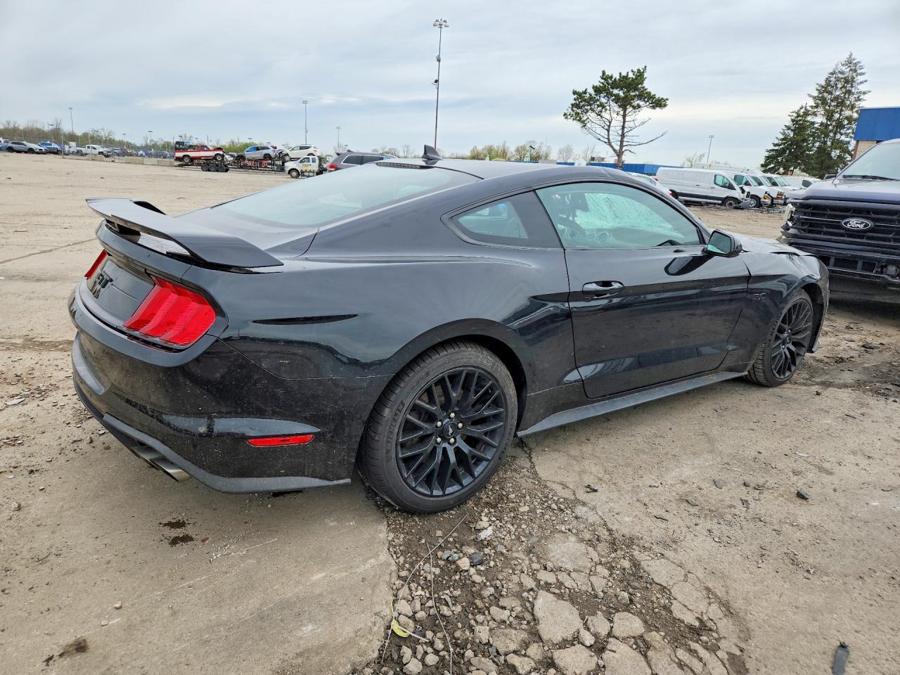2022 Ford Mustang Gt - zdjęcie 3