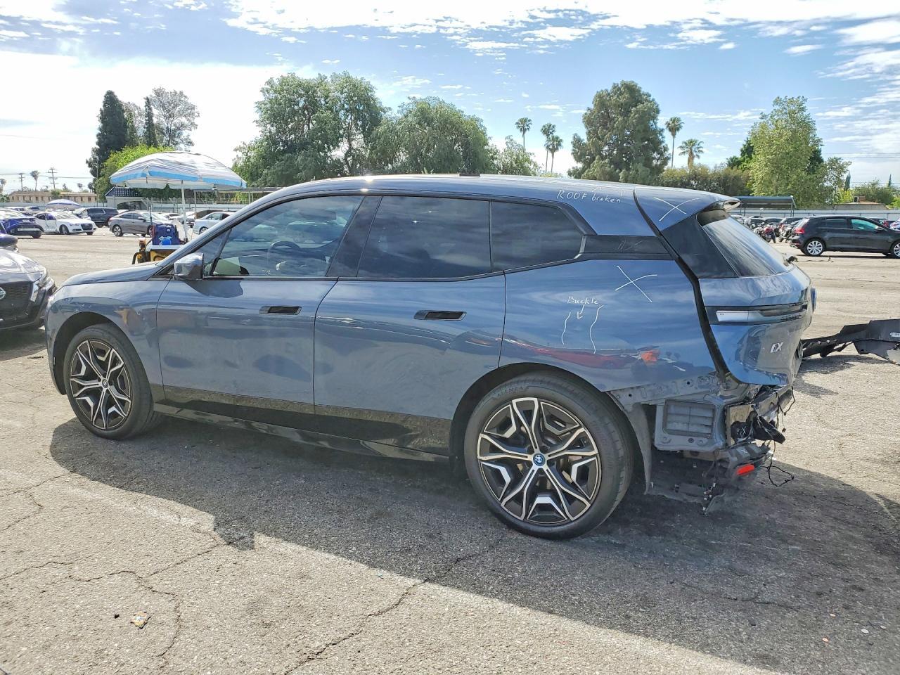 2024 BMW Ix xDrive50 - zdjęcie 2