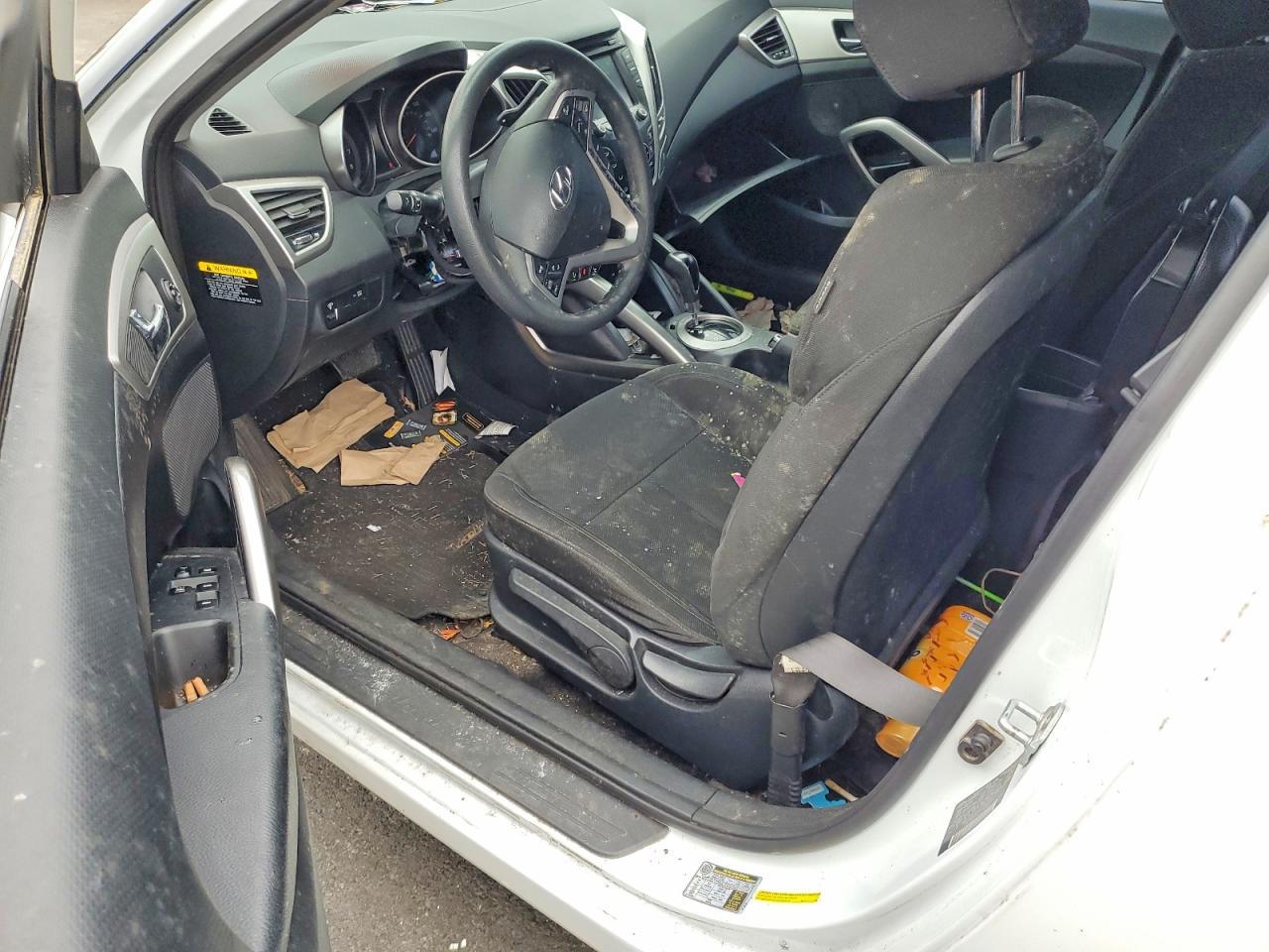 2016 Hyundai Veloster - zdjęcie 8